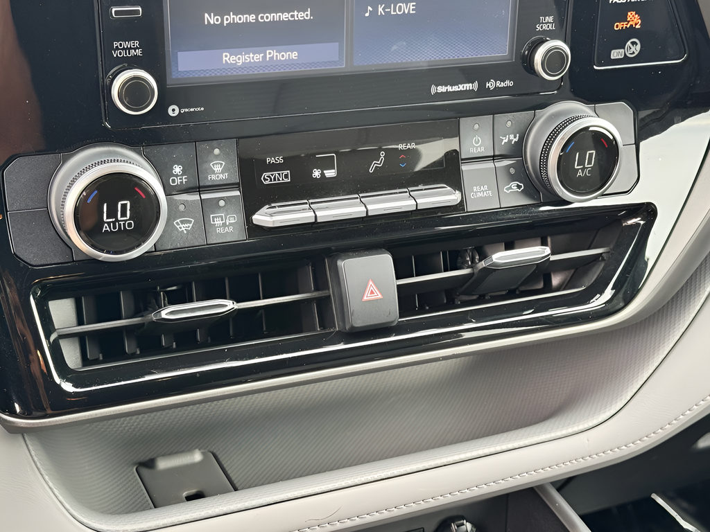 2021 Toyota Highlander LE
