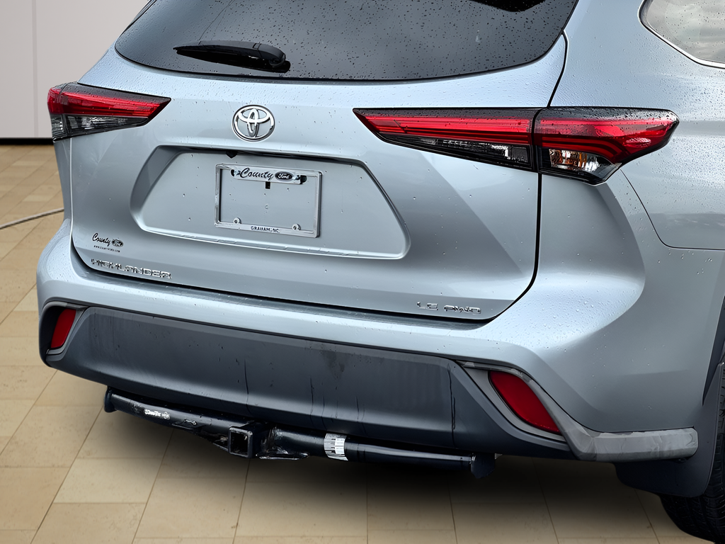 2021 Toyota Highlander LE