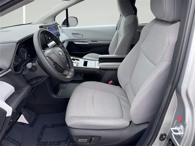 2025 Toyota Sienna LE 8 Passenger