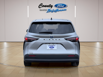 2025 Toyota Sienna LE 8 Passenger