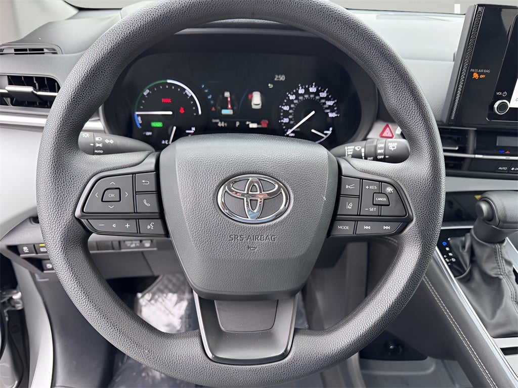 2025 Toyota Sienna LE 8 Passenger