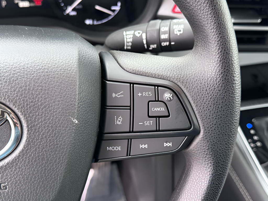 2025 Toyota Sienna LE 8 Passenger