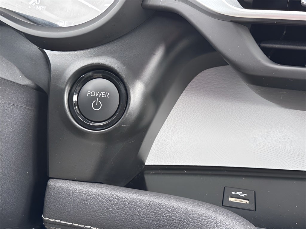 2025 Toyota Sienna LE 8 Passenger