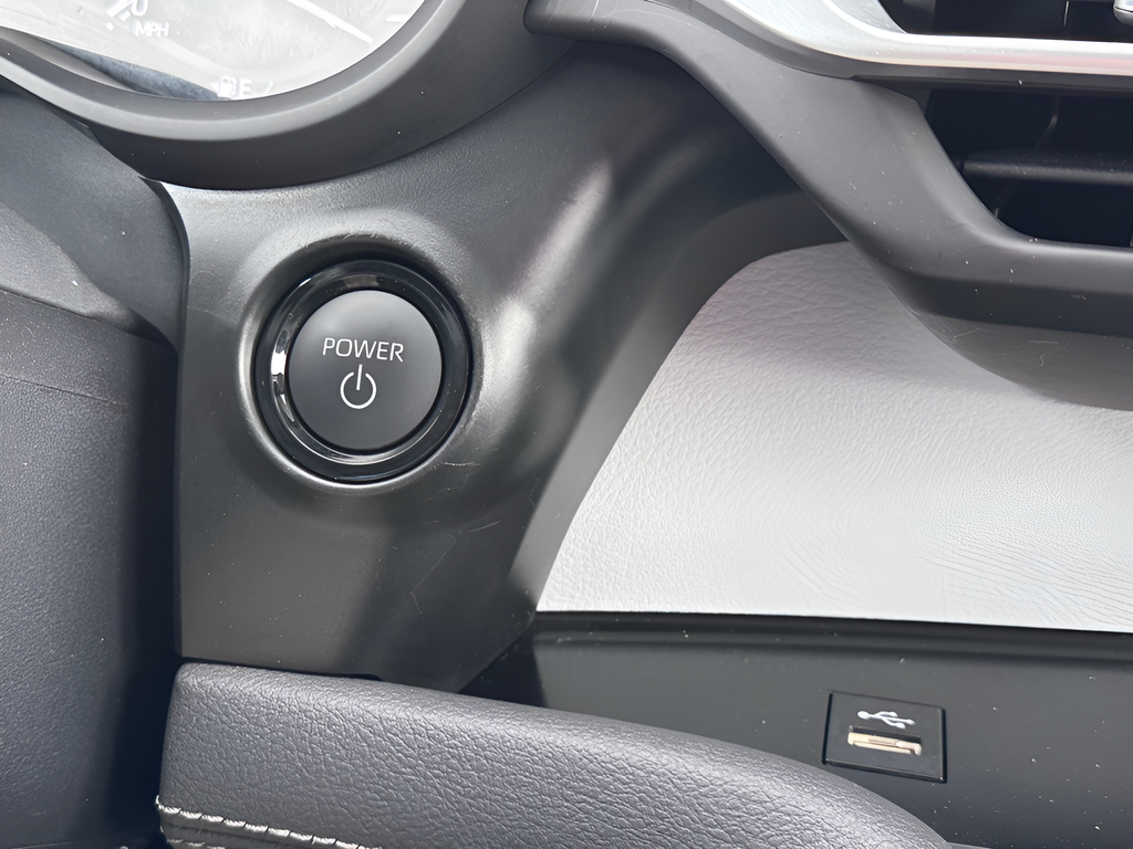 2025 Toyota Sienna LE 8 Passenger