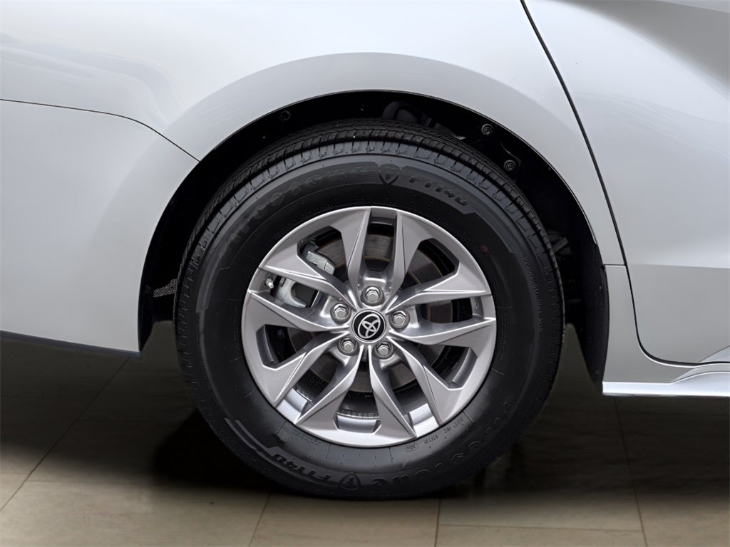 2025 Toyota Sienna LE 8 Passenger