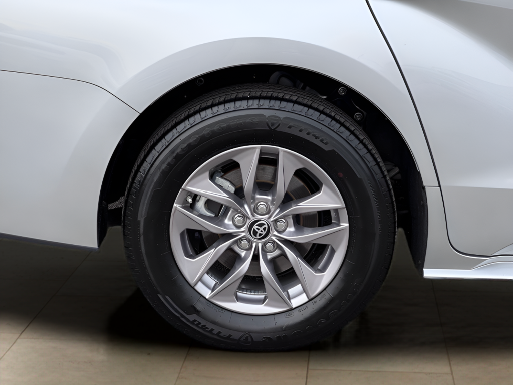 2025 Toyota Sienna LE 8 Passenger