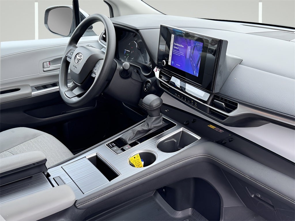 2025 Toyota Sienna LE 8 Passenger