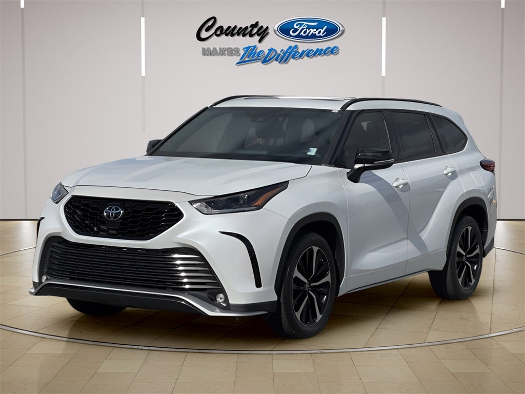 2022 Toyota Highlander XSE