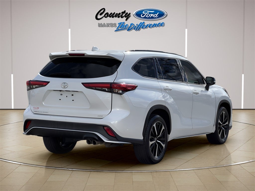 2022 Toyota Highlander XSE