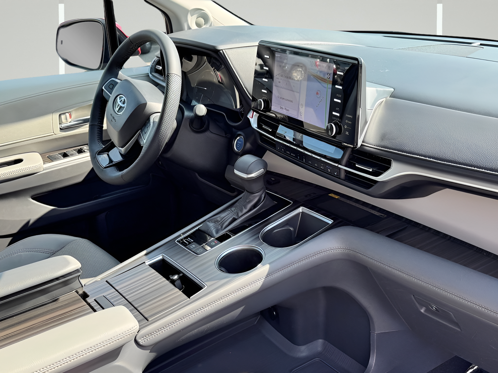 2022 Toyota Sienna Limited 7 Passenger