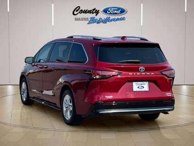 2022 Toyota Sienna Limited 7 Passenger