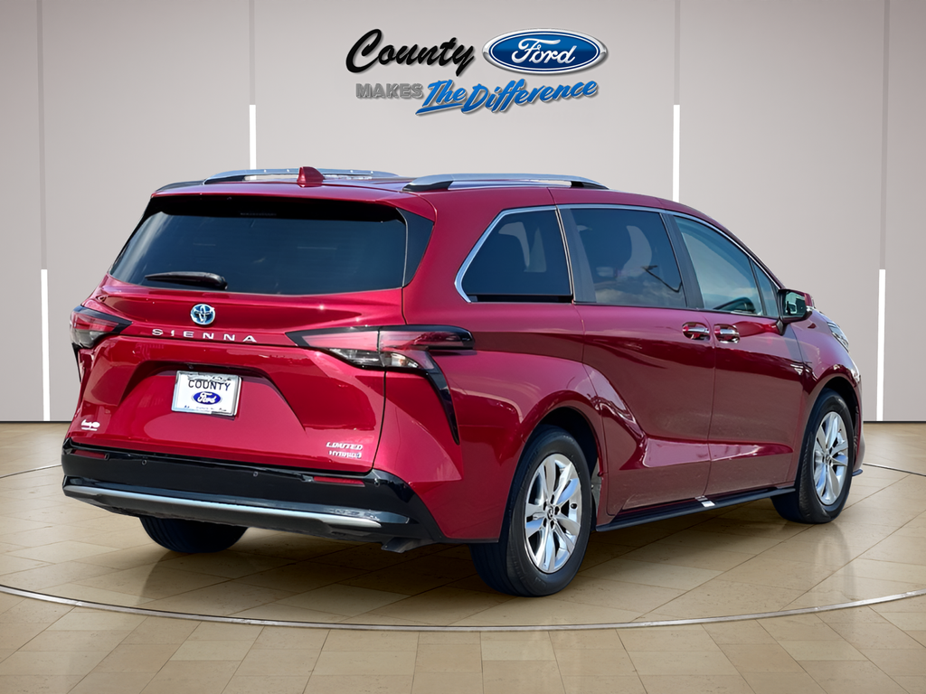 2022 Toyota Sienna Limited 7 Passenger