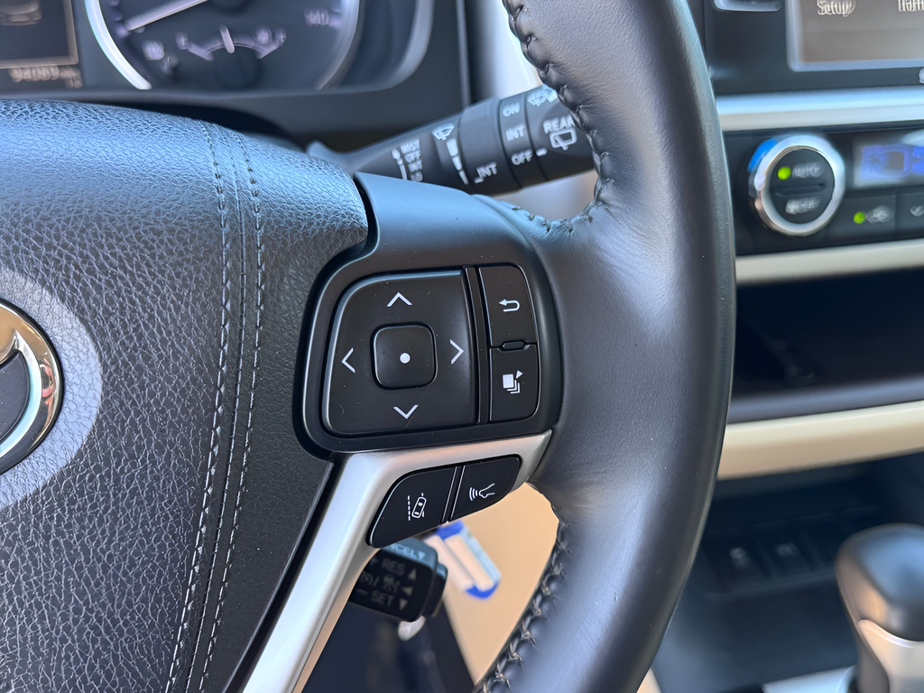 2017 Toyota Highlander LE