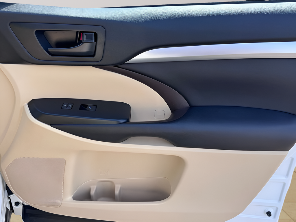 2017 Toyota Highlander LE