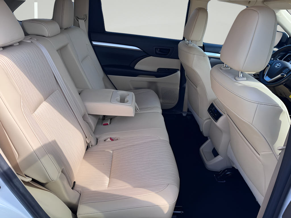 2017 Toyota Highlander LE