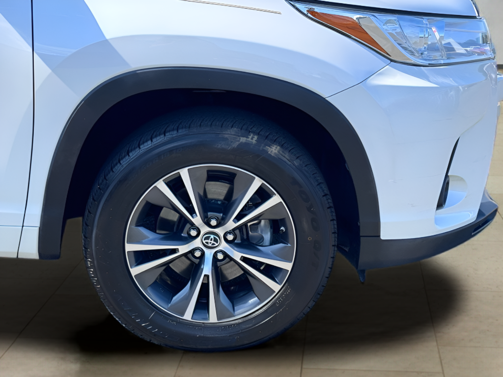 2017 Toyota Highlander LE