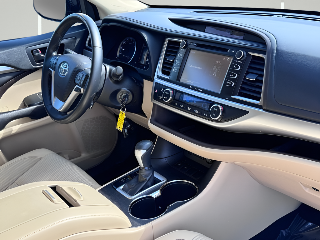 2017 Toyota Highlander LE