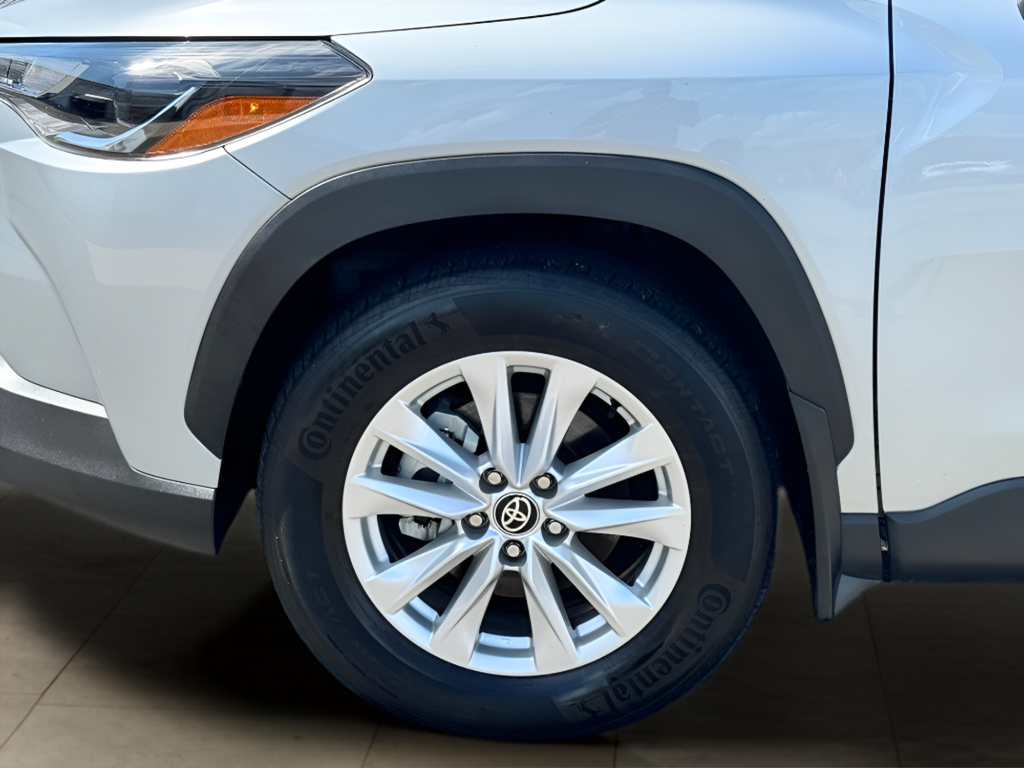 2024 Toyota Corolla Cross LE