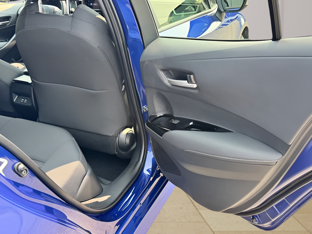2025 Toyota Corolla Hatchback SE