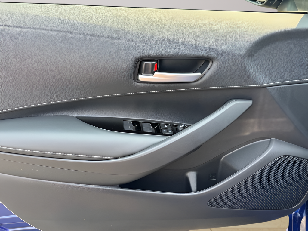 2025 Toyota Corolla Hatchback SE