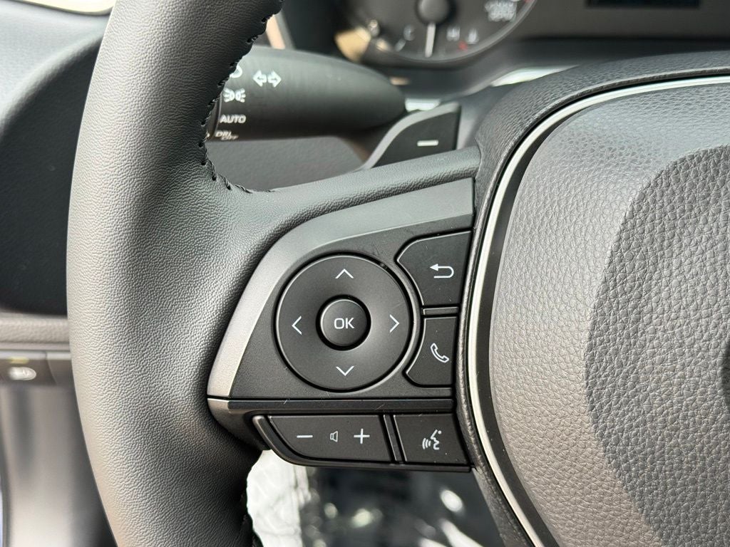 2025 Toyota Corolla Hatchback SE