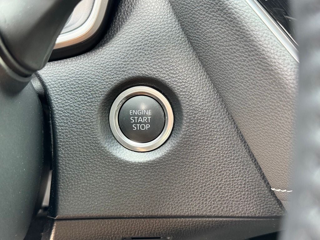 2025 Toyota Corolla Hatchback SE