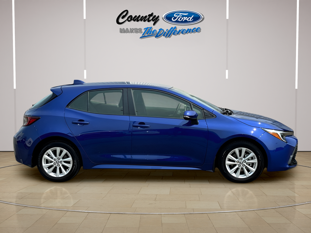 2025 Toyota Corolla Hatchback SE