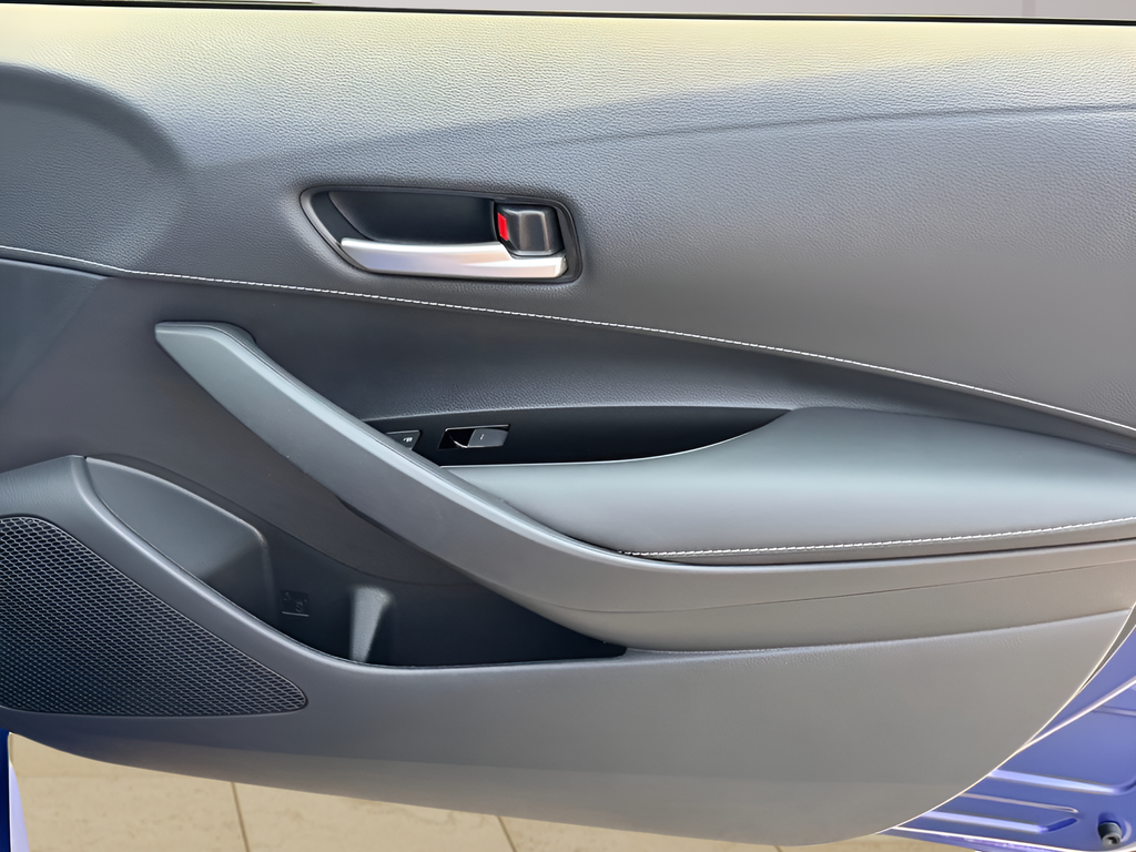 2025 Toyota Corolla Hatchback SE