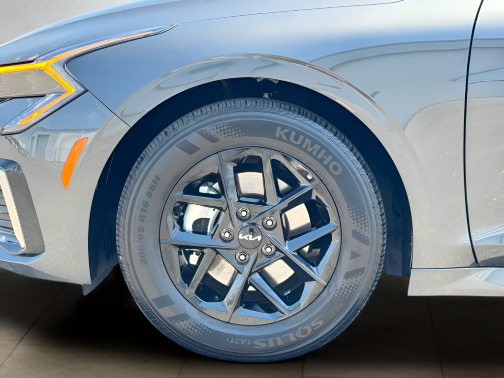 2025 Kia K5 LXS