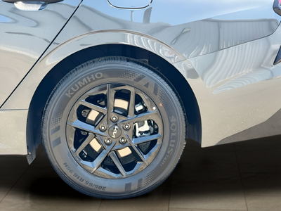 2025 Kia K5 LXS