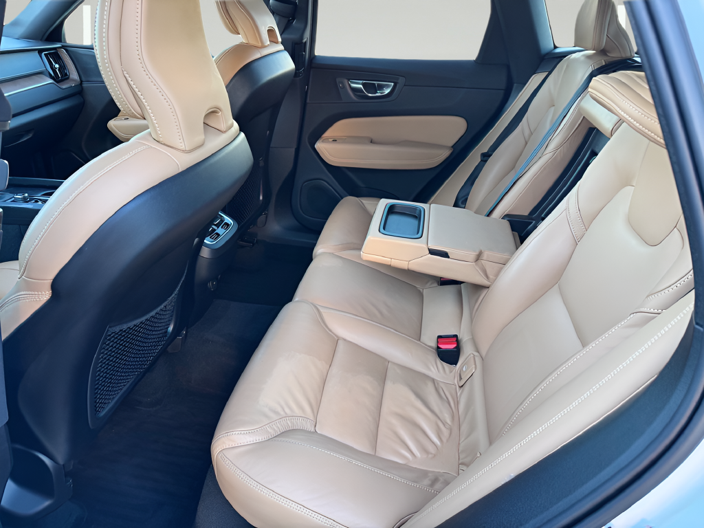 2021 Volvo XC60 T5 Inscription