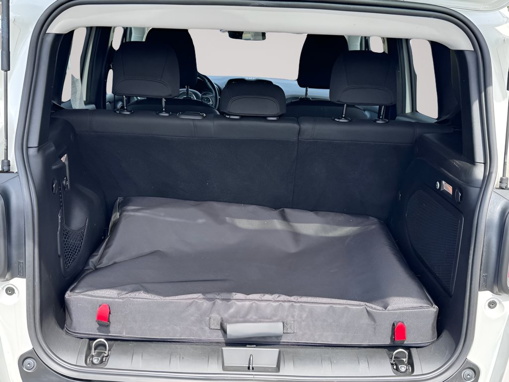 2016 Jeep Renegade Latitude 75th Anniversary Edition